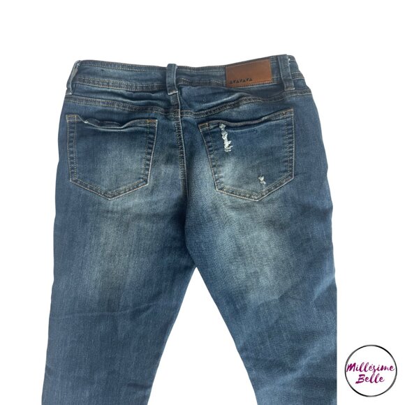 Dollhouse Cropped and Frayed Jeans - Picture 5 of 5